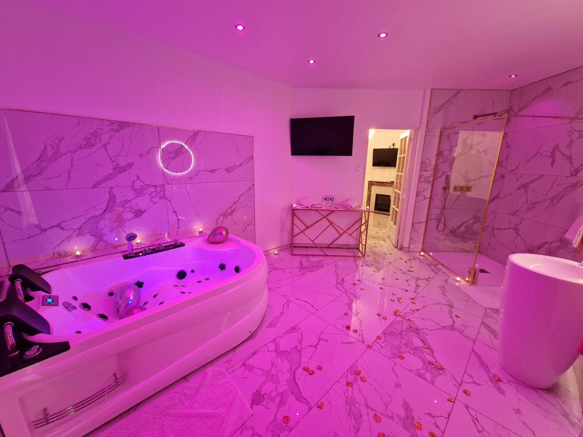 Maison Chic Avec Jacuzzi Nogent Sur Oise Yaospa60 Exterior photo